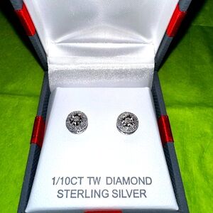 NWT Sterling Silver Stud Earrings 1/10CTTTW Diamond